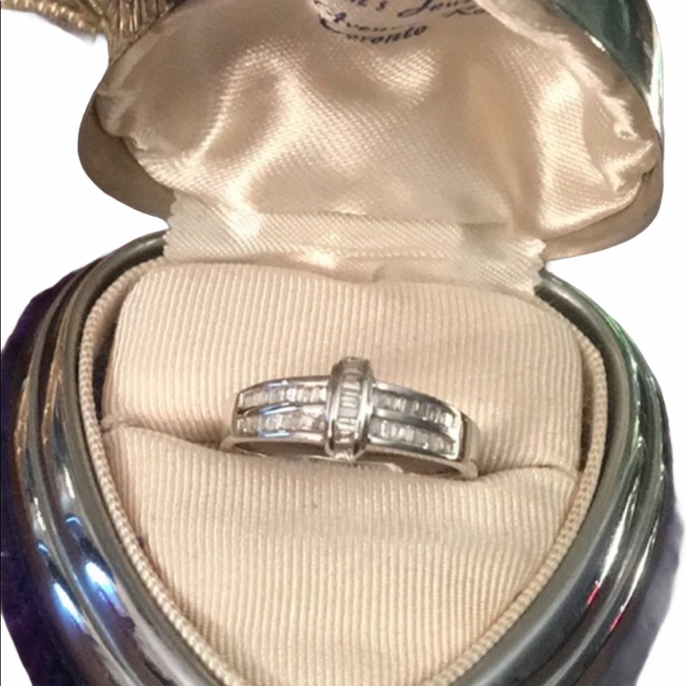 14k White gold Diamond fancy ring .40 TCW